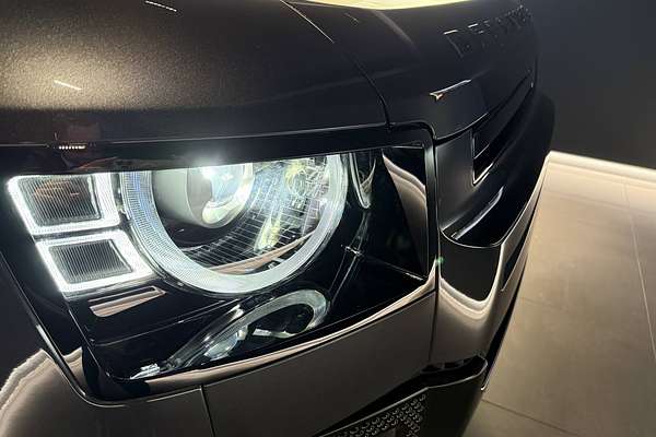 2025 Land Rover Defender 110 D350 X-Dynamic SE L663