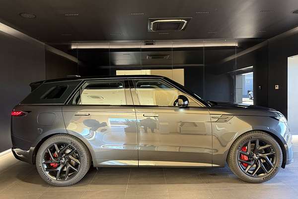 2025 Land Rover Range Rover Sport D250 Dynamic SE L461