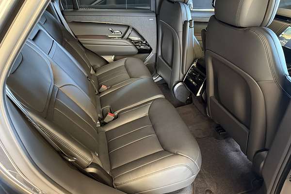 2025 Land Rover Range Rover Sport D250 Dynamic SE L461