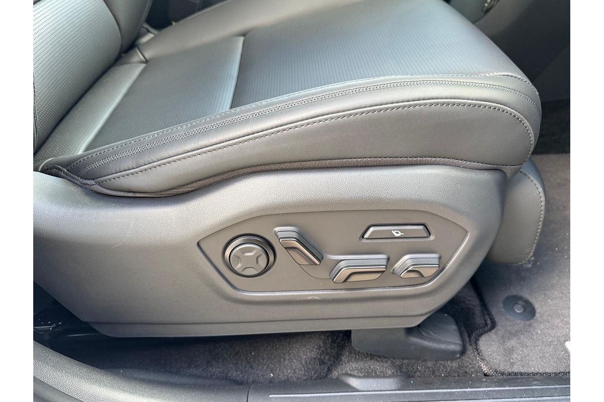 2025 Hyundai Santa Fe Calligraphy MX5.V1
