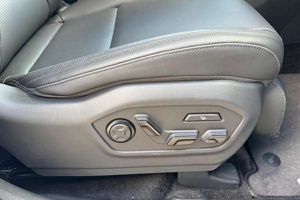 2025 Hyundai Santa Fe Calligraphy MX5.V1