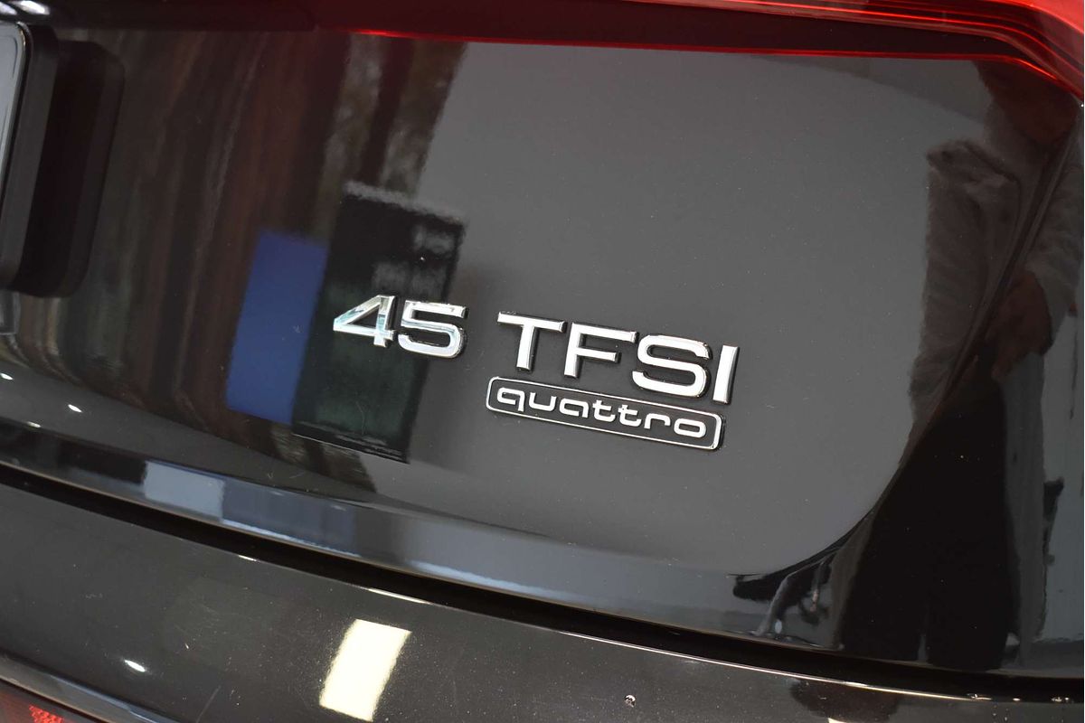 2018 Audi Q5 45 TFSI sport Black Edition FY