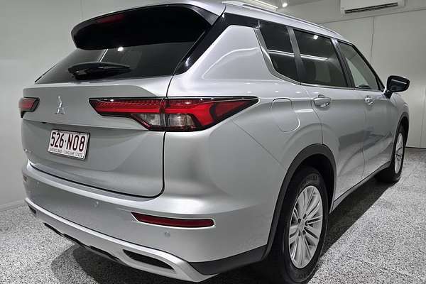 2023 Mitsubishi Outlander LS ZM