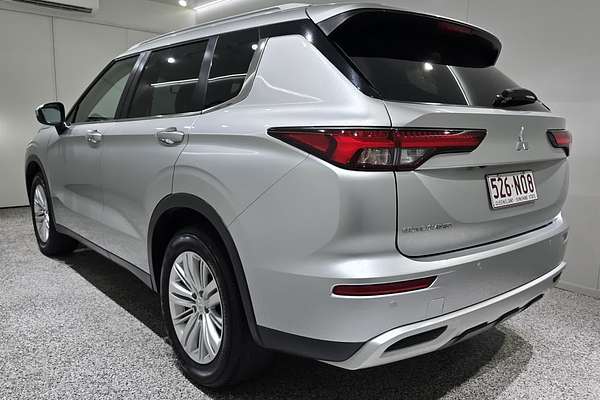 2023 Mitsubishi Outlander LS ZM