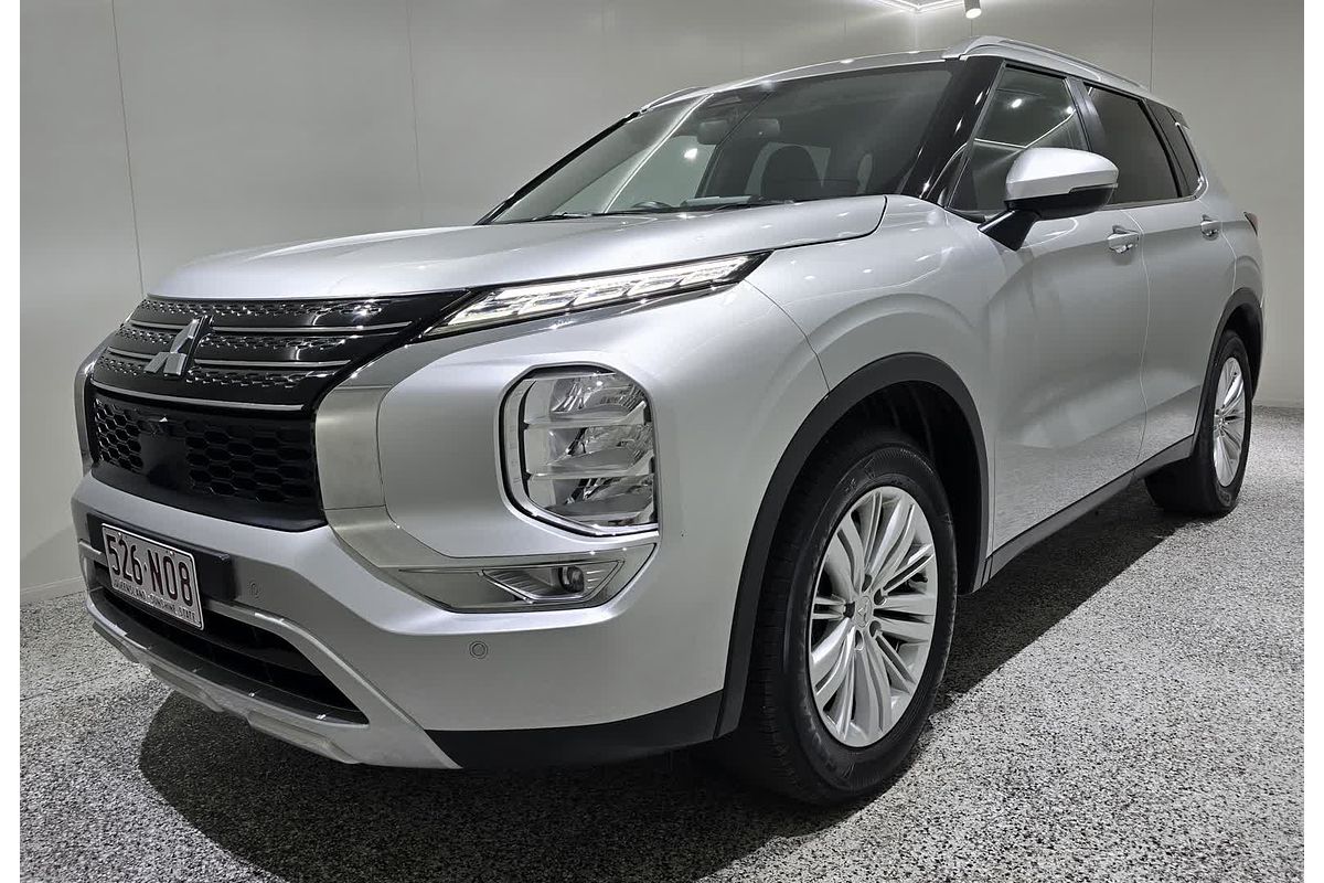 2023 Mitsubishi Outlander LS ZM