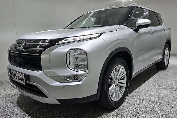 2023 Mitsubishi Outlander LS ZM