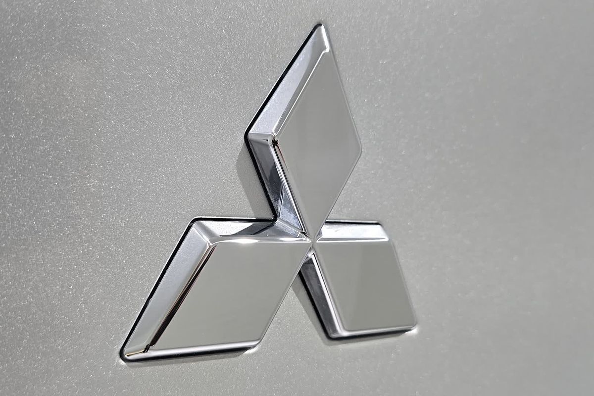 2023 Mitsubishi Outlander LS ZM
