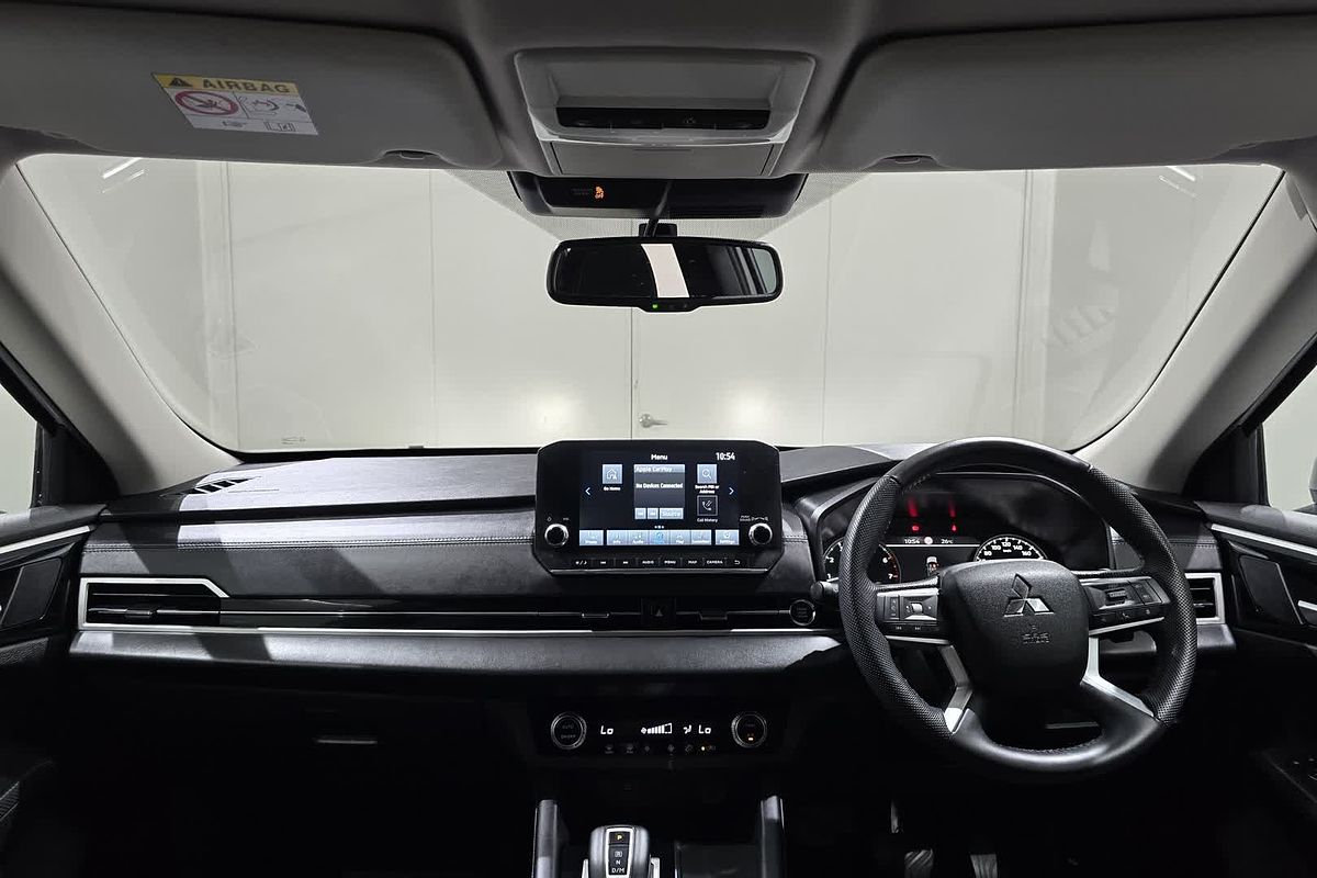 2023 Mitsubishi Outlander LS ZM