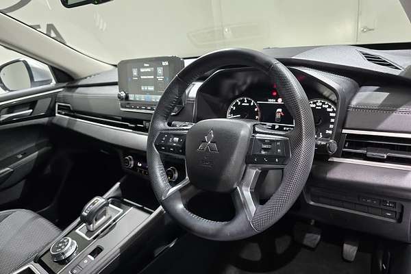 2023 Mitsubishi Outlander LS ZM
