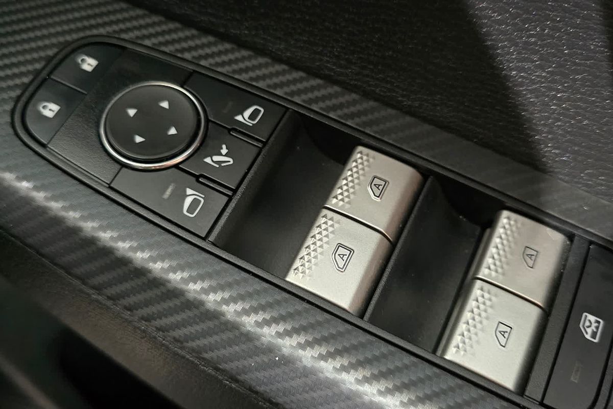 2023 Mitsubishi Outlander LS ZM