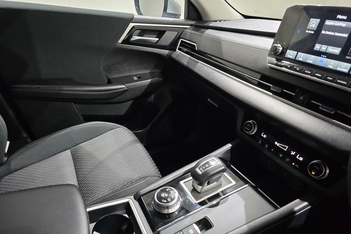 2023 Mitsubishi Outlander LS ZM