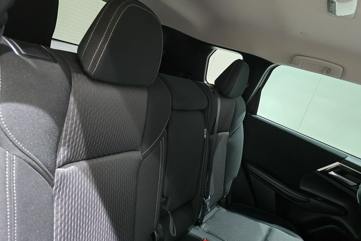 2023 Mitsubishi Outlander LS ZM