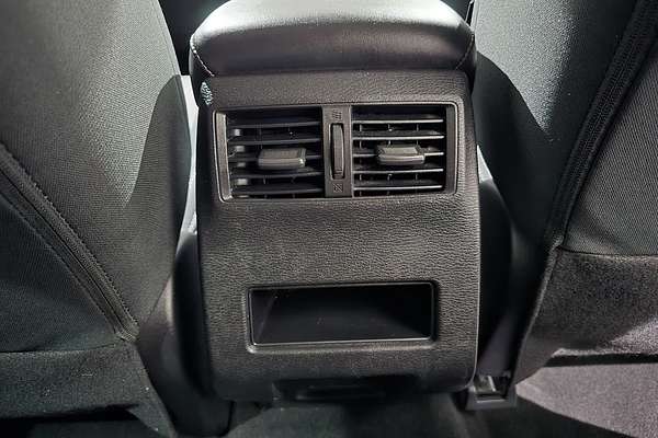 2023 Mitsubishi Outlander LS ZM