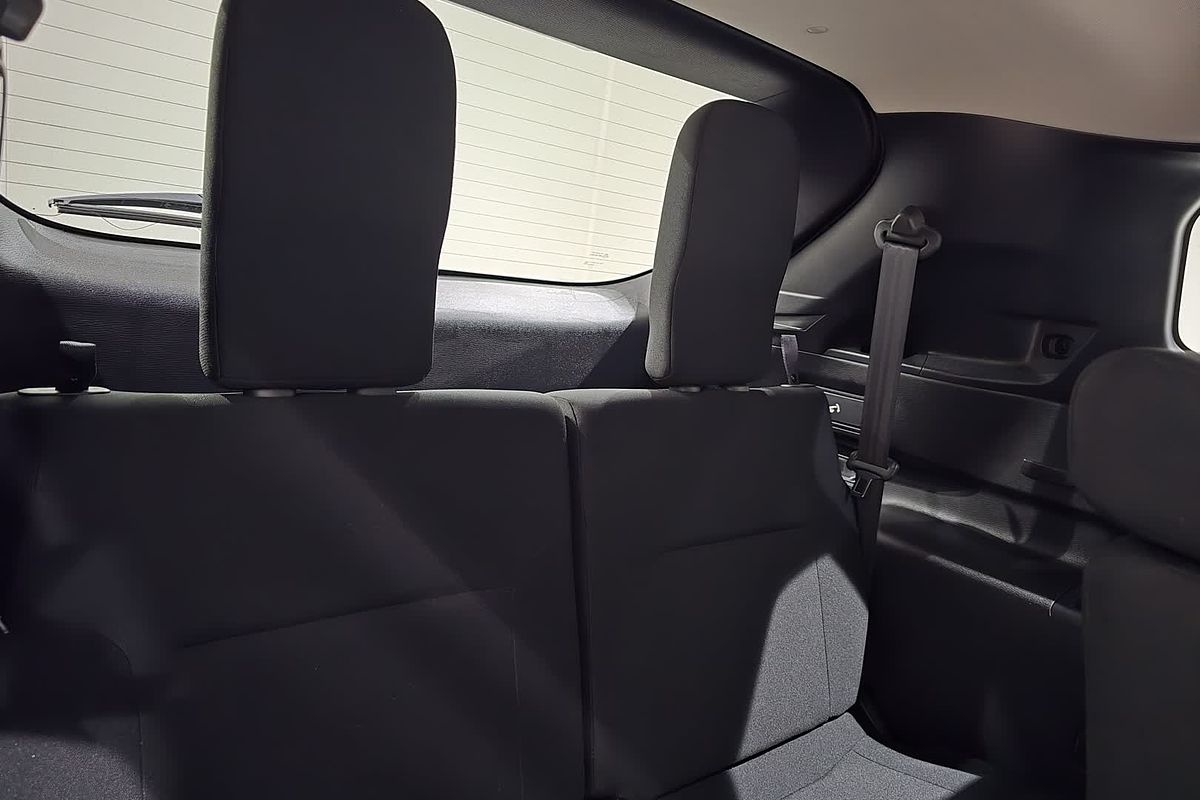2023 Mitsubishi Outlander LS ZM