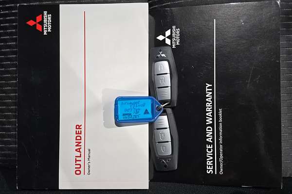 2023 Mitsubishi Outlander LS ZM