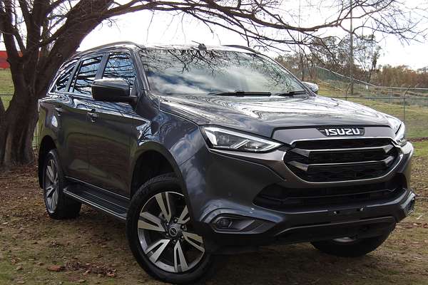 2022 Isuzu MU-X LS-T