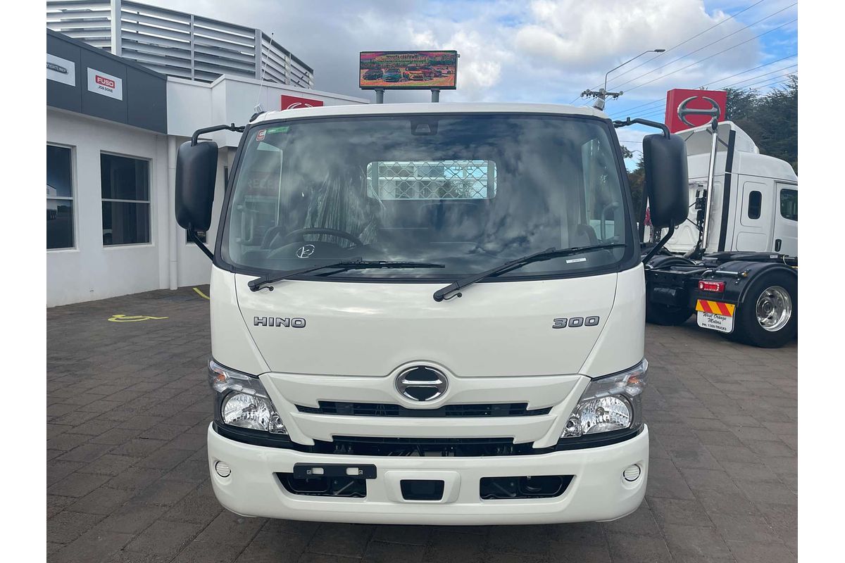 2025 Hino 300 Series 617 4x2