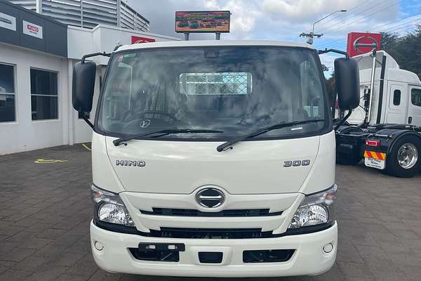 2025 Hino 300 Series 617 4x2
