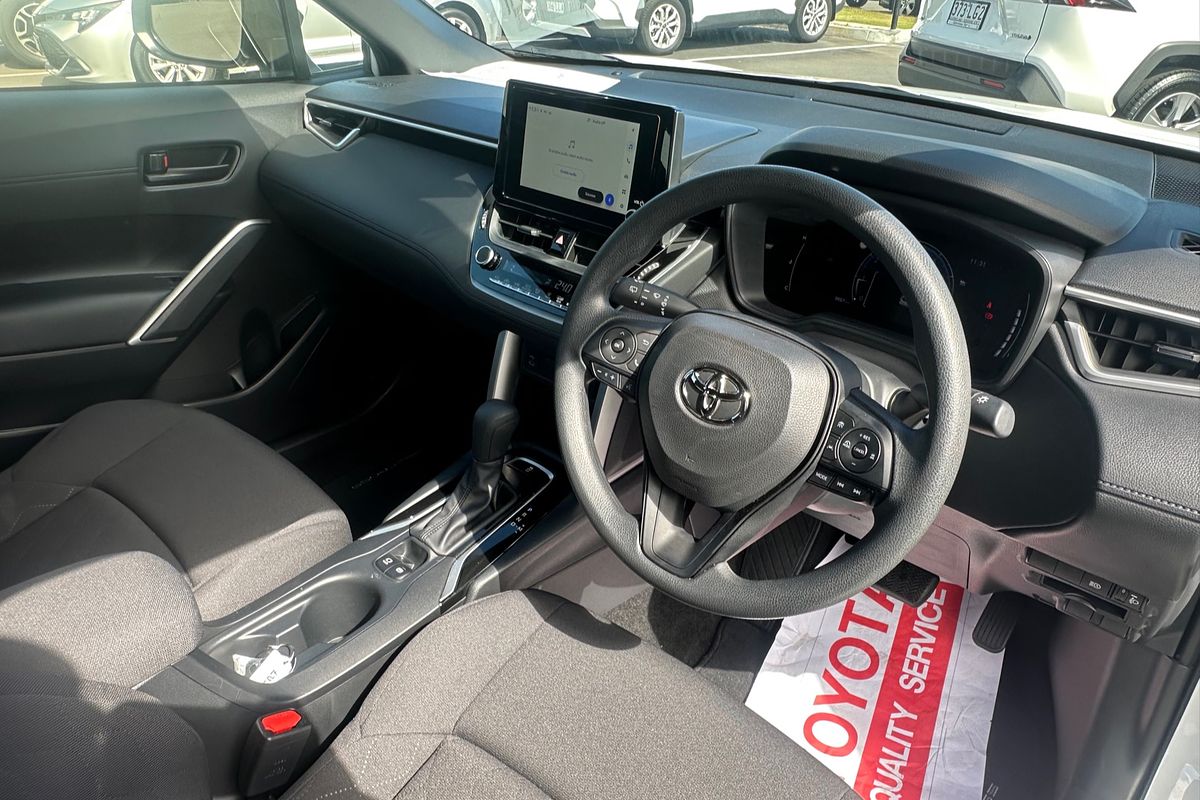 2024 Toyota Corolla Cross GX
