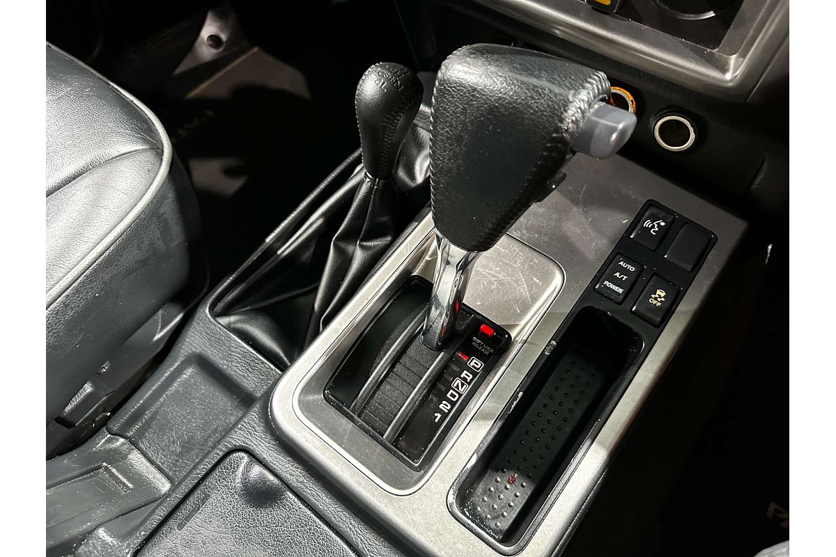 2013 Nissan Patrol ST Plus Y61