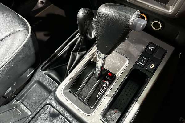 2013 Nissan Patrol ST Plus Y61