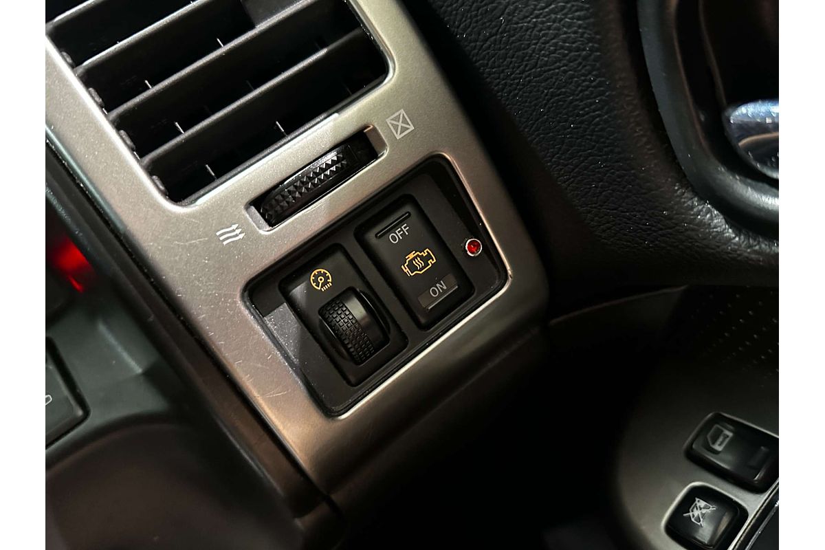 2013 Nissan Patrol ST Plus Y61