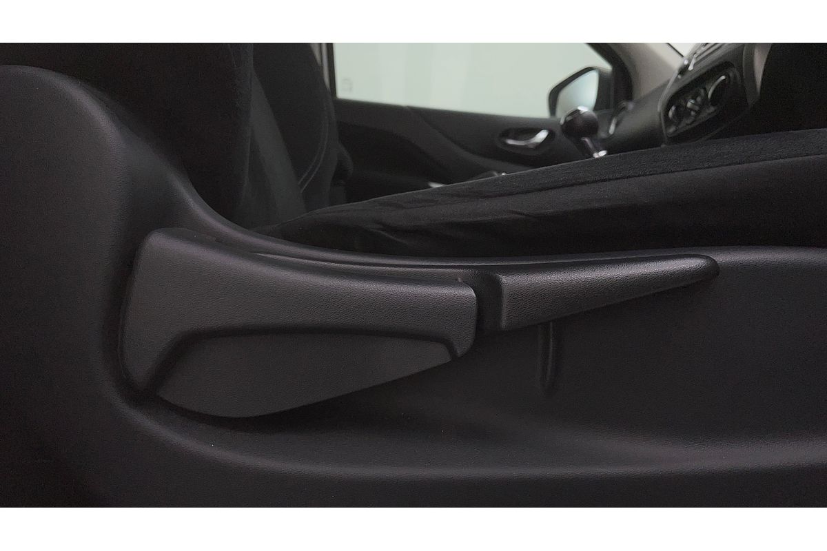 2019 Nissan Navara RX D23 Series 3 Rear Wheel Drive