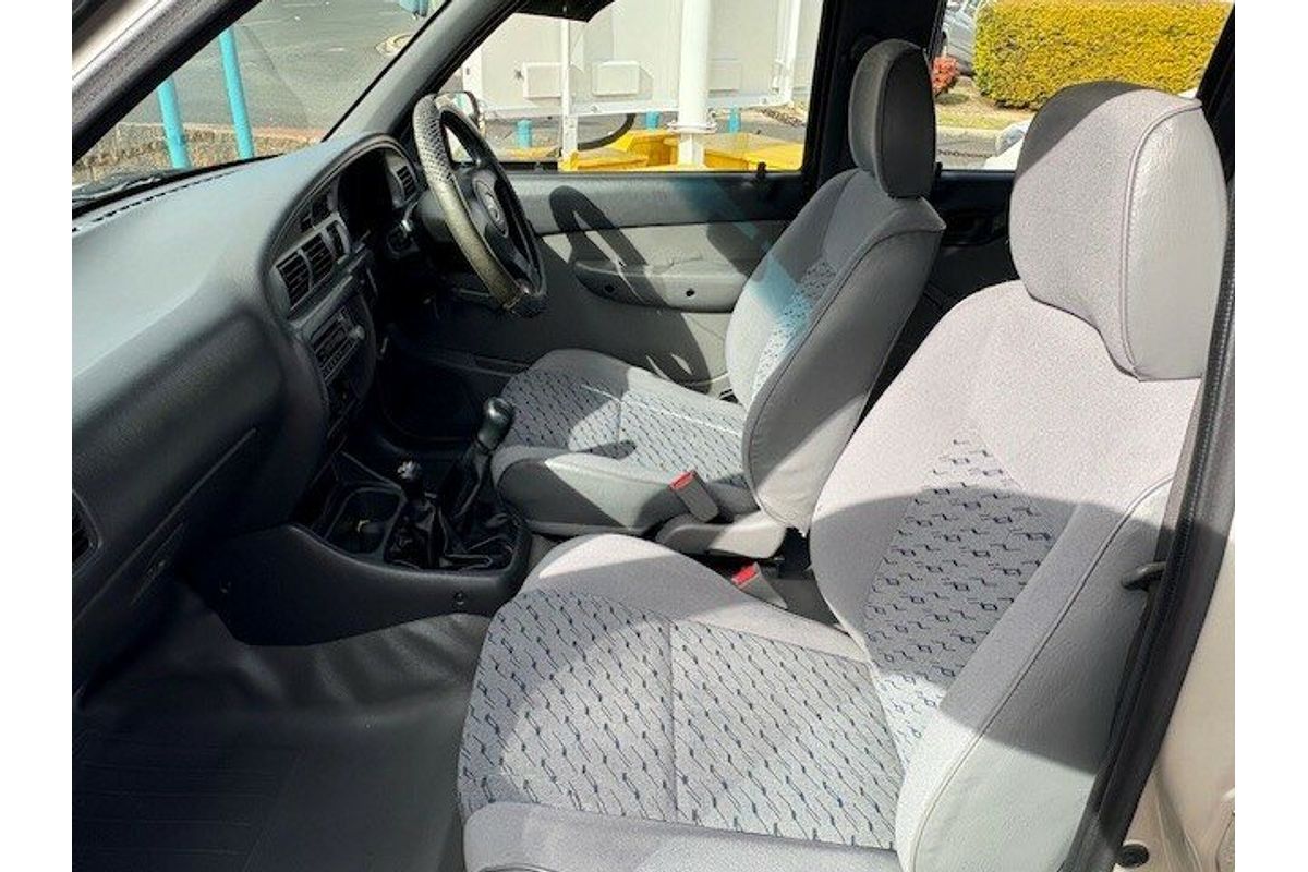 2005 Mazda 2 Bravo DX (4x4) 4X4