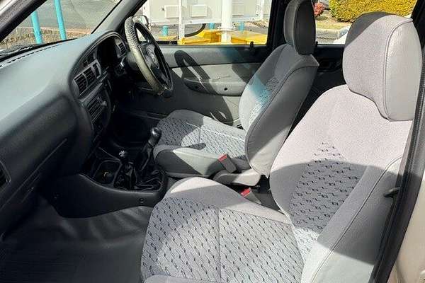 2005 Mazda 2 Bravo DX (4x4) 4X4