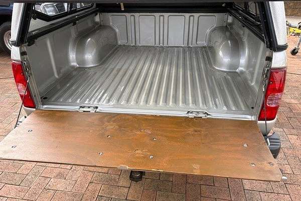 2005 Mazda 2 Bravo DX (4x4) 4X4