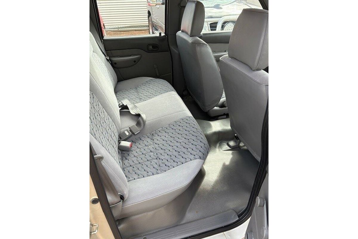 2005 Mazda 2 Bravo DX (4x4) 4X4
