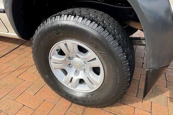 2005 Mazda 2 Bravo DX (4x4) 4X4