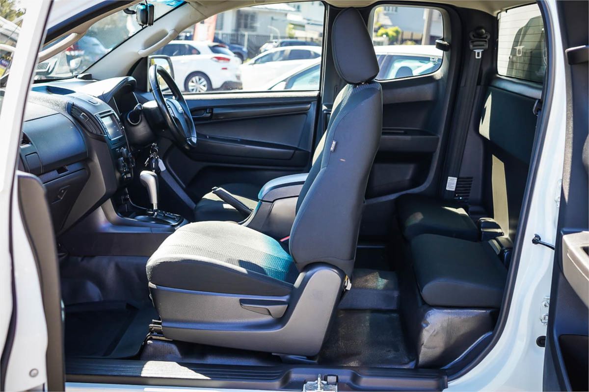 2018 Isuzu D-MAX SX High Ride Rear Wheel Drive