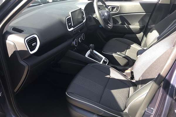 2025 Hyundai Venue Active QX.V5