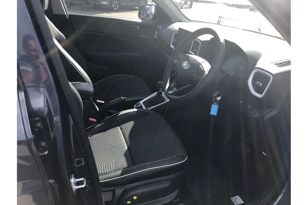 2025 Hyundai Venue Active QX.V5
