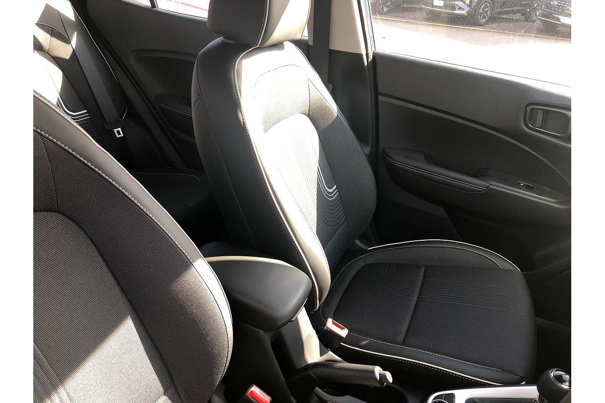2025 Hyundai Venue Active QX.V5