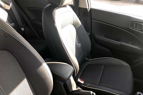 2025 Hyundai Venue Active QX.V5