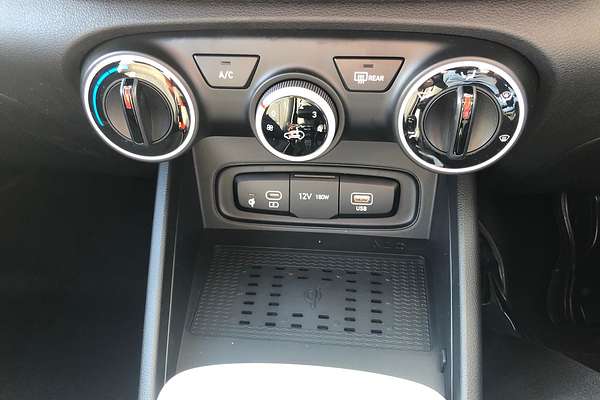2025 Hyundai Venue Active QX.V5