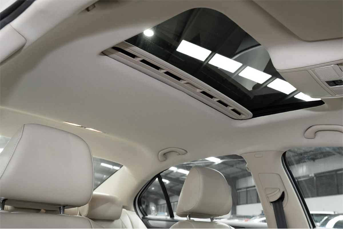 2011 Volkswagen Jetta 147TSI Highline 1B