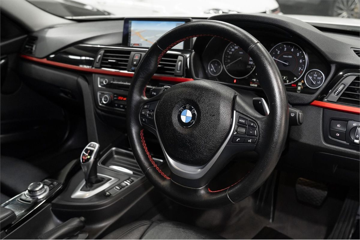 2012 BMW 3 Series 328i F30