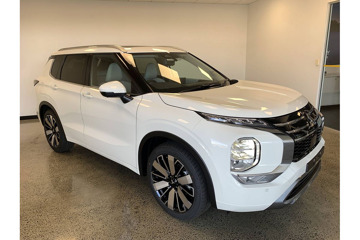 2025 Mitsubishi Outlander Exceed ZM