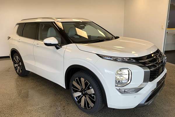 2025 Mitsubishi Outlander Exceed ZM