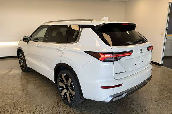 2025 Mitsubishi Outlander Exceed ZM