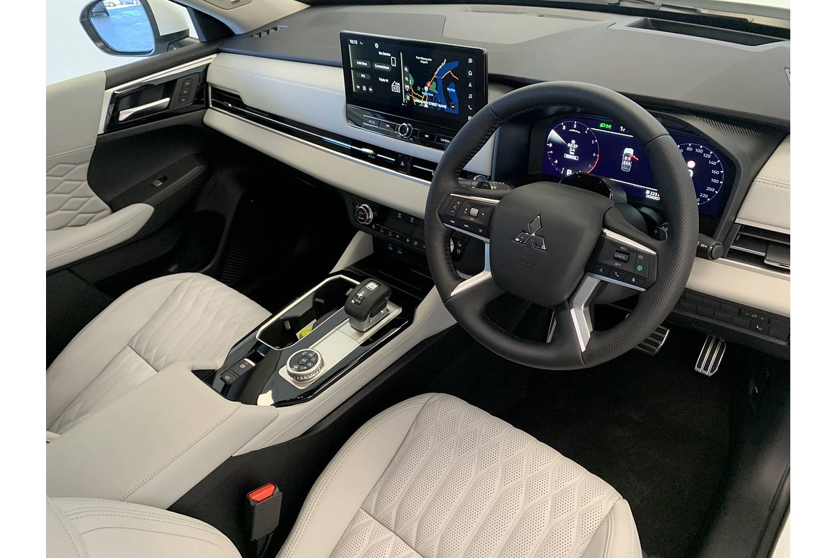 2025 Mitsubishi Outlander Exceed ZM