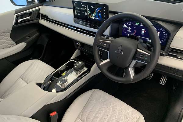 2025 Mitsubishi Outlander Exceed ZM