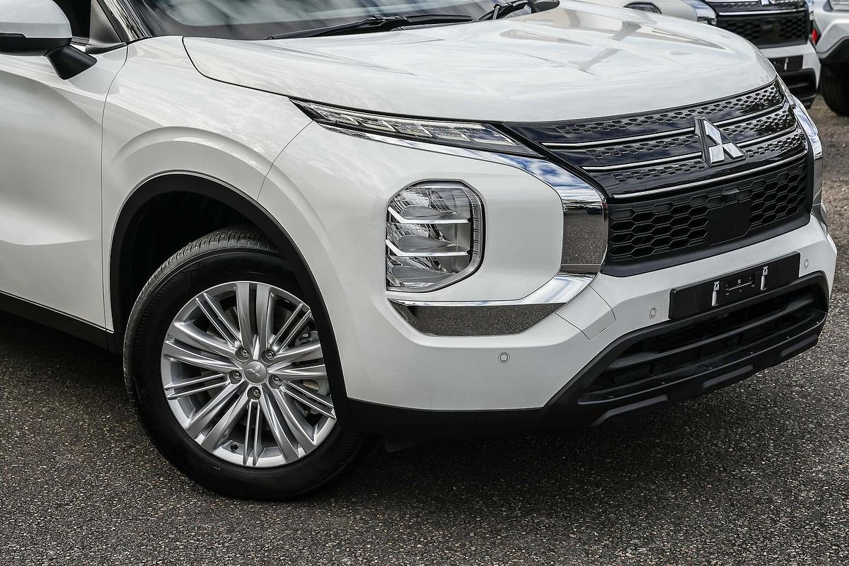 2024 Mitsubishi Outlander ES ZM