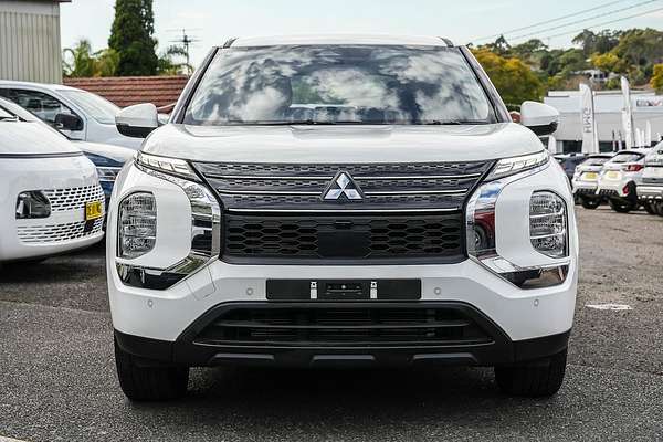 2024 Mitsubishi Outlander ES ZM