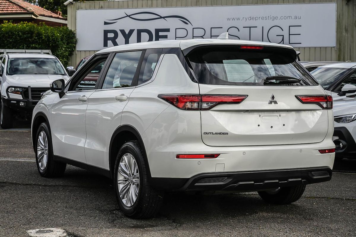 2024 Mitsubishi Outlander ES ZM