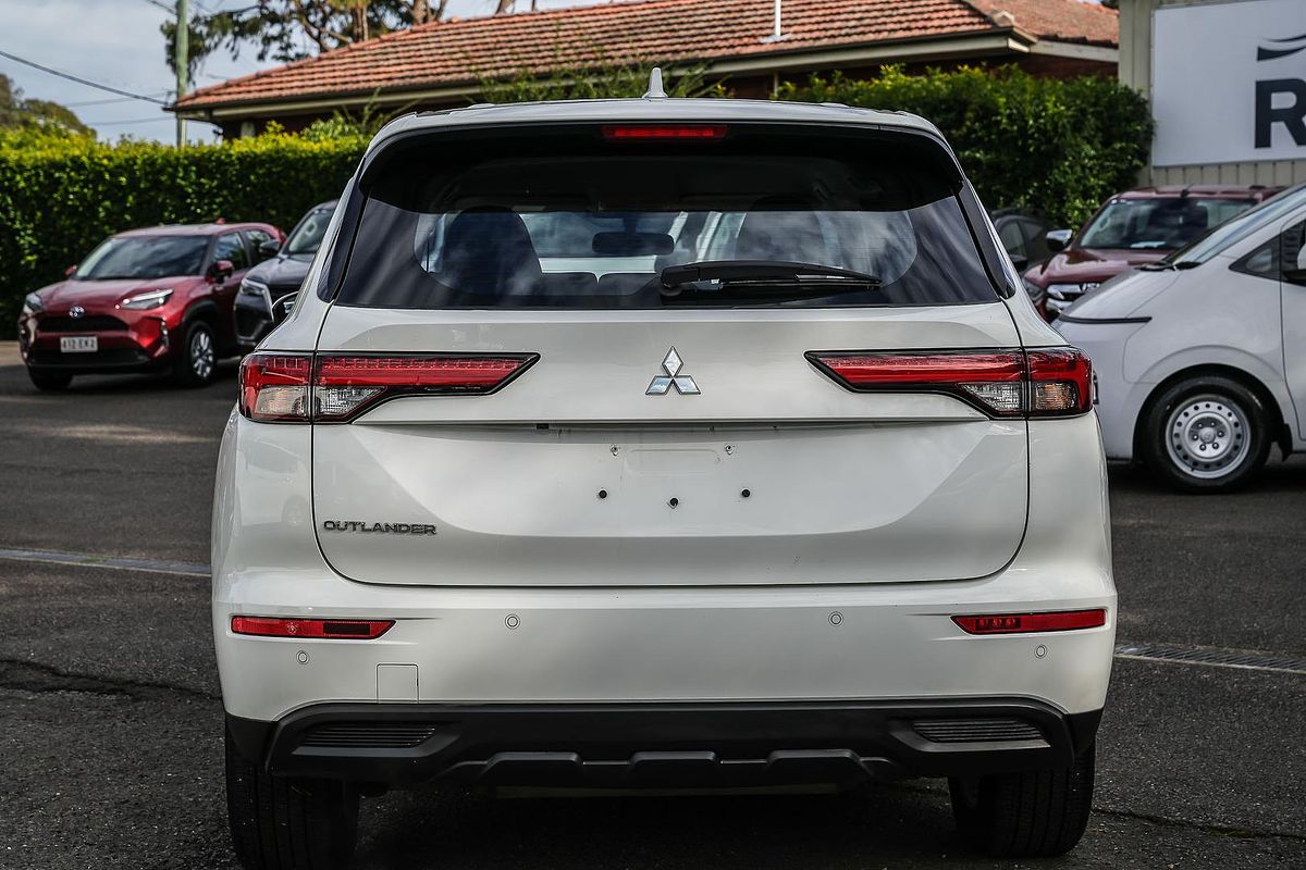 2024 Mitsubishi Outlander ES ZM