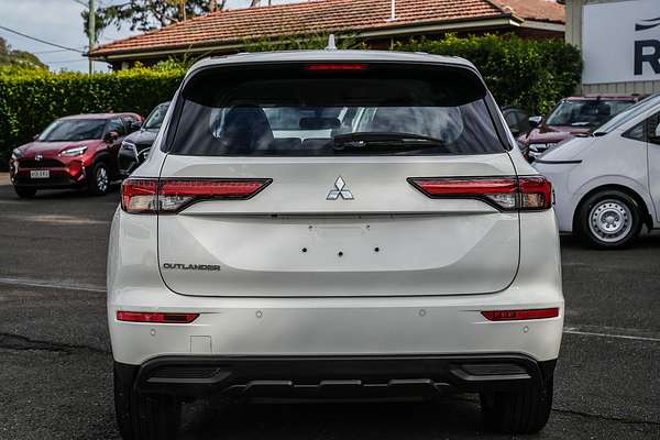 2024 Mitsubishi Outlander ES ZM